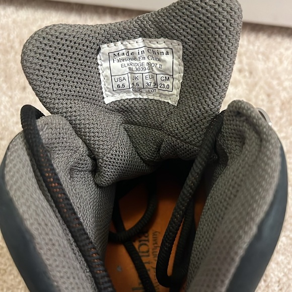 Lightly used Columbia OMNI tech Boots - Picture 3 of 5